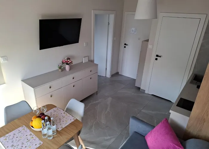 Zakochani W Debinie * Debina (Ustka)